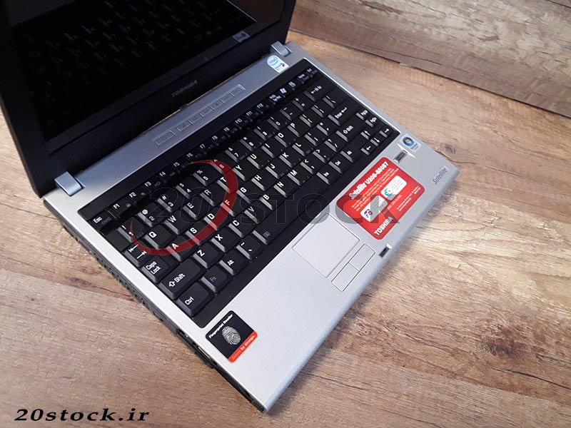 لپ تاپ استوک Toshiba مدل  satellite U205 با رم 2 گیگابایت-فروشگاه بیست استوک